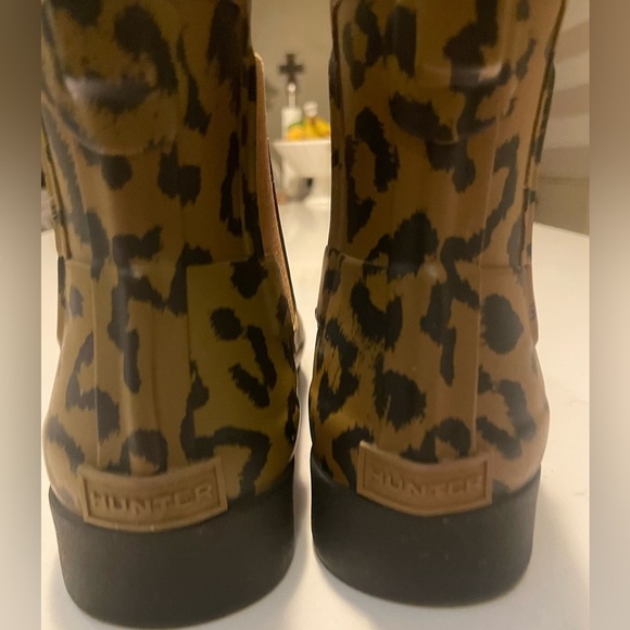 Hunter Black and Yellow Leopard Print Boots - Picture 10 of 10